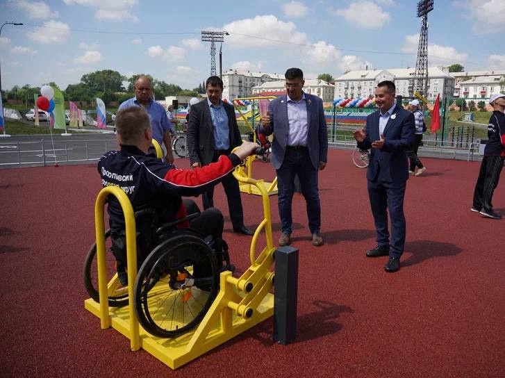 В Прокопьевске на стадионе «Шахтер» открыли спортивную уличную площадку