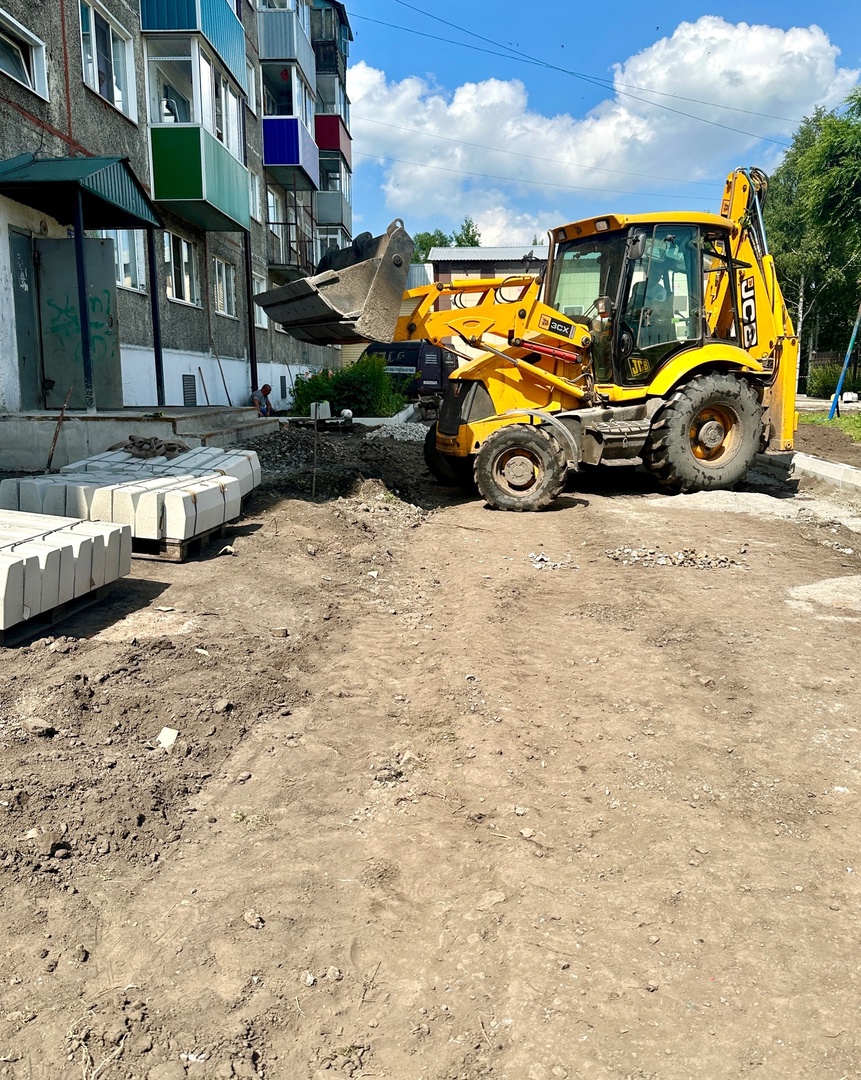 Дворы и крыши в Прокопьевске приводят в порядок